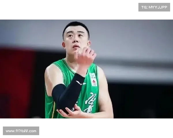 韩德君退役仅四十三天复出训练郭艾伦无缘全运会引发球迷热议